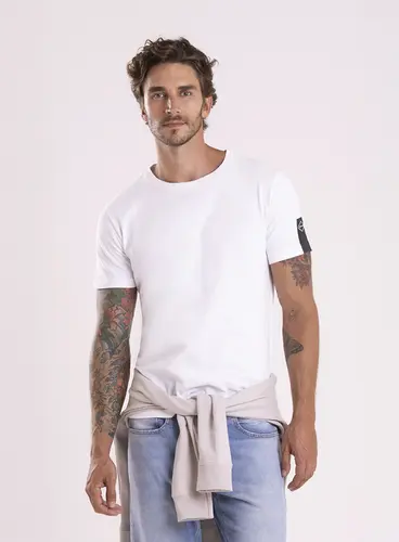 Camiseta Masculina Slim Manga Curta