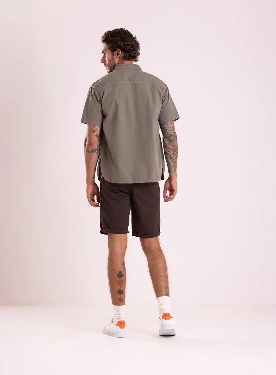 Camisa Tinturada Com Bolsos Manga Curta Bege Essencia Lcecci