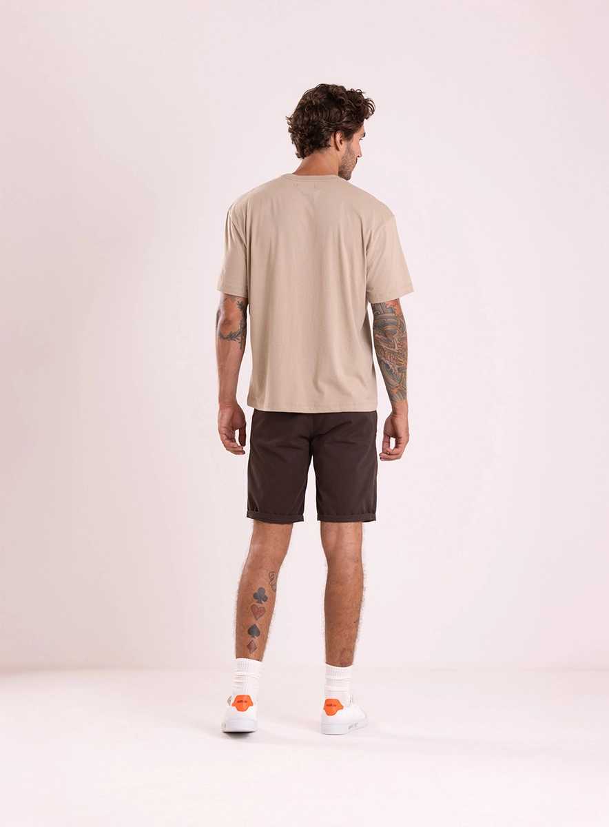 T-shirt Over Estampa Lateral Bege Essencia Lcecci
