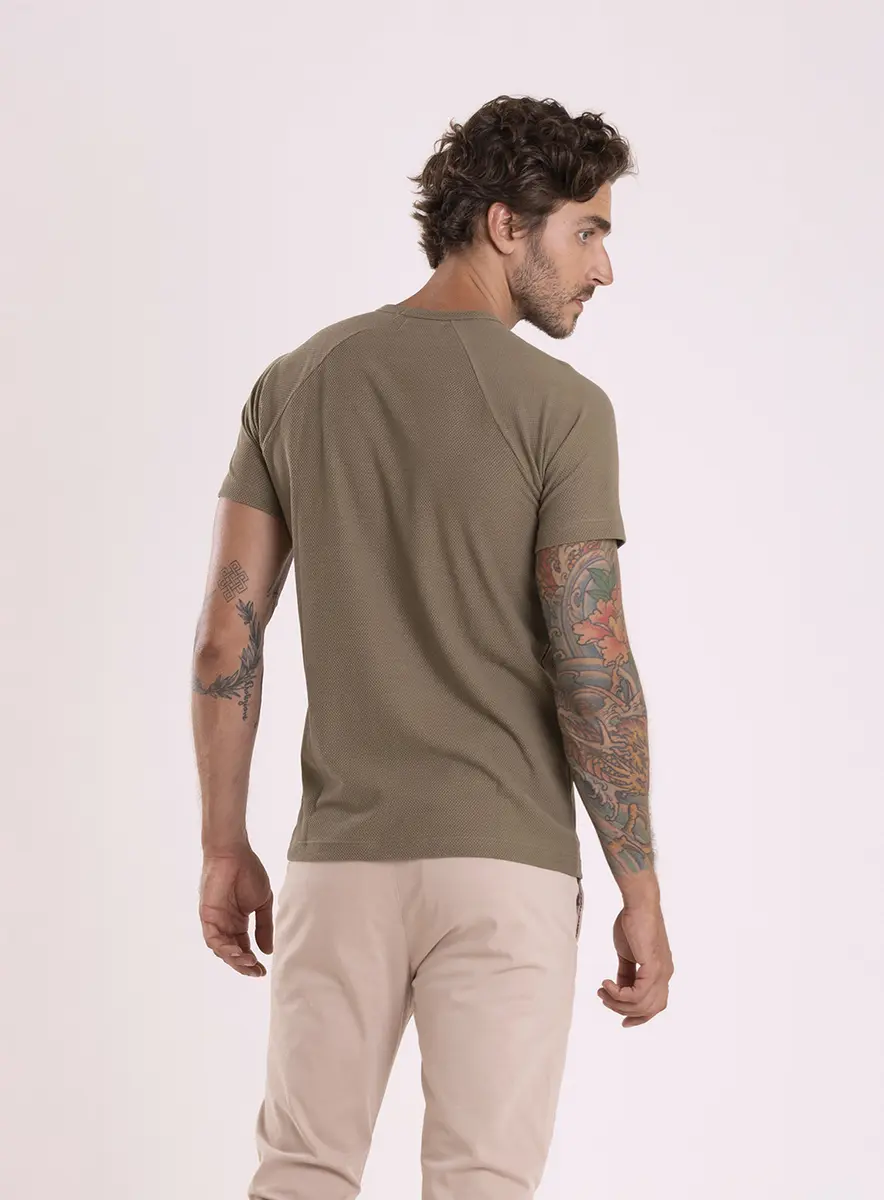 T-shirt Manga Raglan Malha Texturizada Off Shell Lcecci