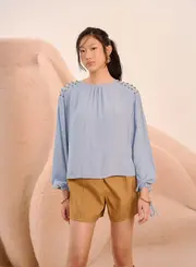 Blusa Fluída Com Bordado Manual