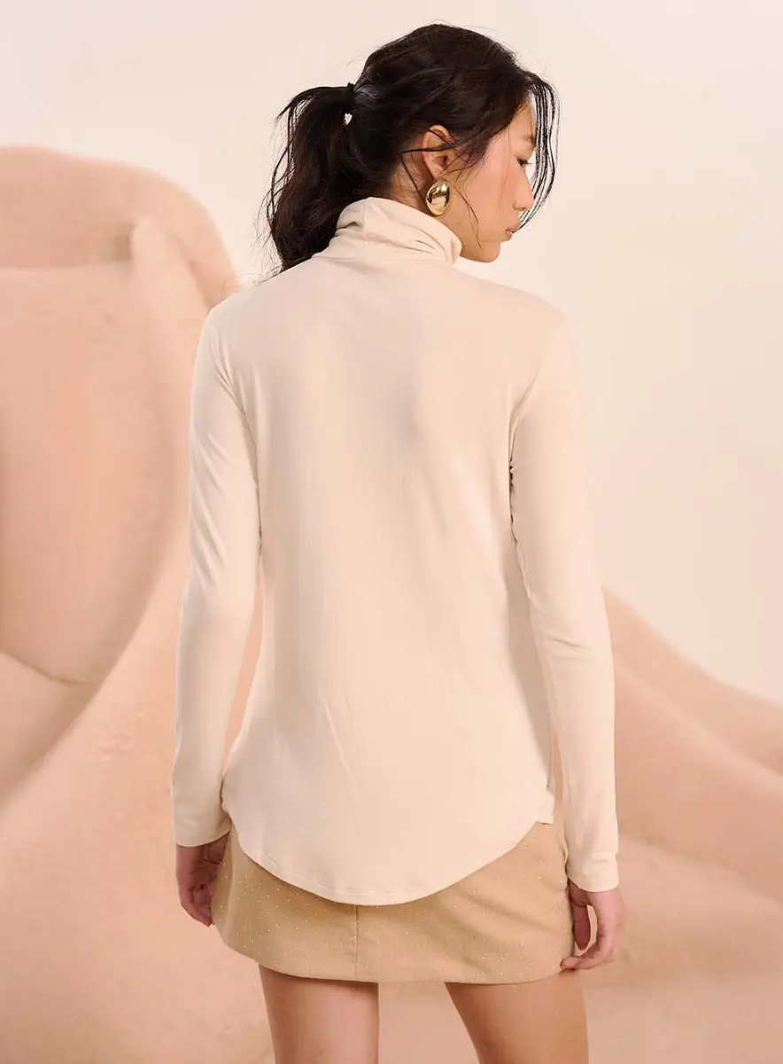 Blusa Areia Essencial Bege Souisy