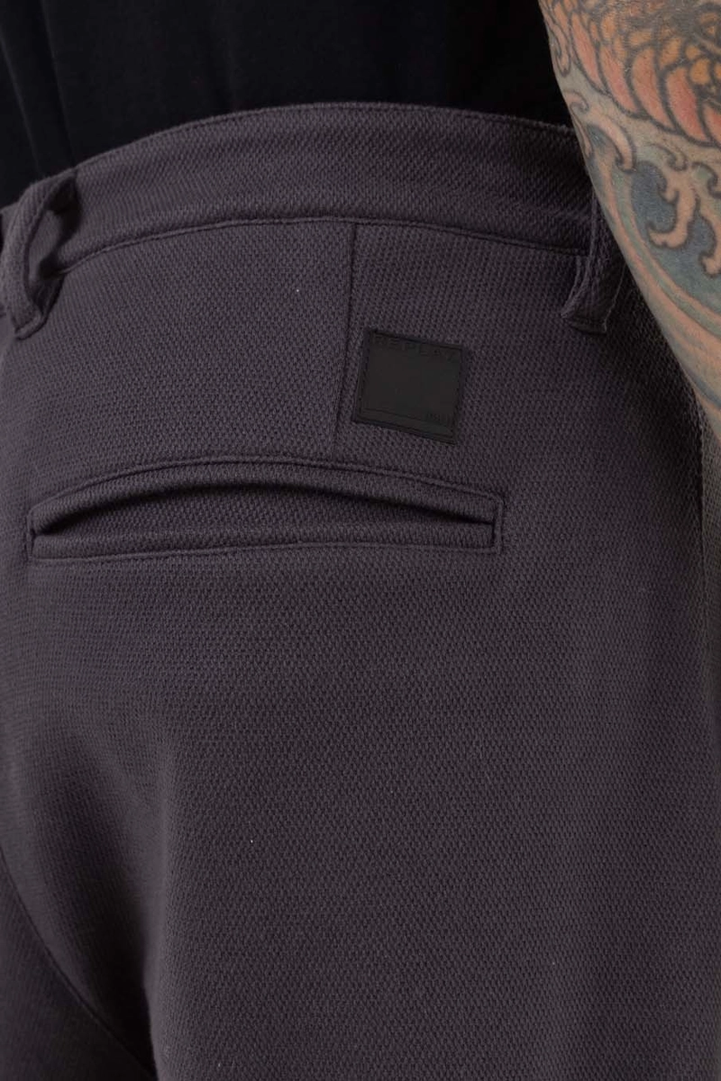 Bermuda Chino Em Malha Preto Lcecci