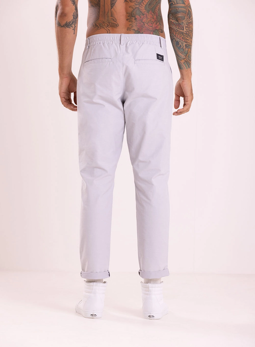 Calça Chino Sarja Tech Cinza Piedra Lcecci