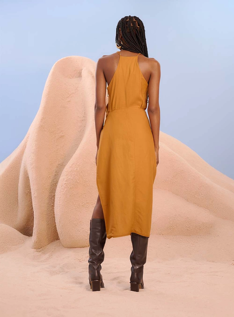 Vestido Midi Com Amarração Lateral Basic Comfort Marrom Souisy