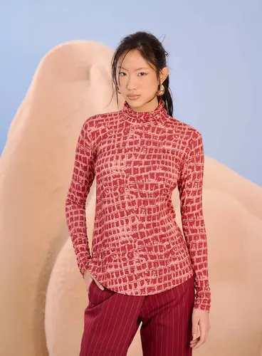 Blusa Manga Longa Gola Alta Estampada Blusa Manga Longa Gola