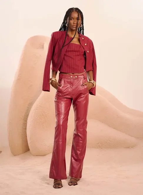 Calça Flare Bi-Material Efeito Couro Calça Flare Bi-material