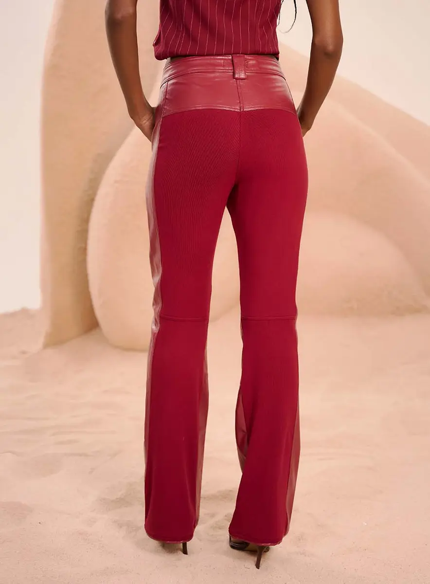 Calça Flare Bi-material Com Efeito Pu Vermelho Souisy