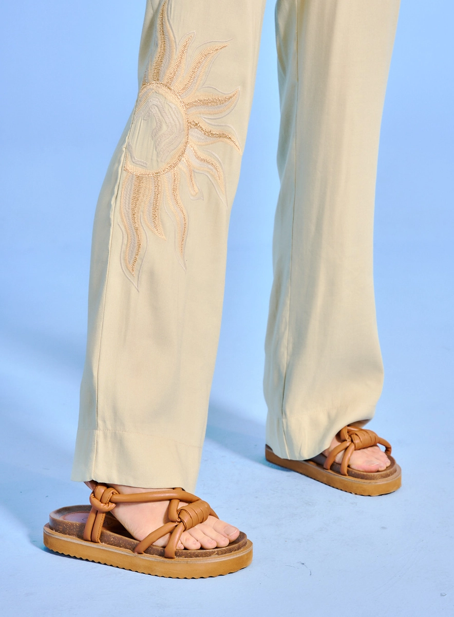 Calça Feminina Comfort Linho Bordada Bege Souisy