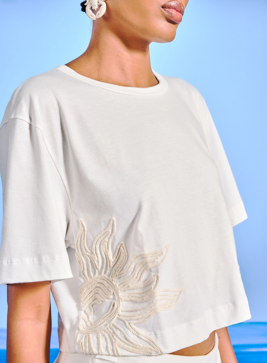 Blusa Feminina Malha Pima Com Bordado Off Shell Souisy