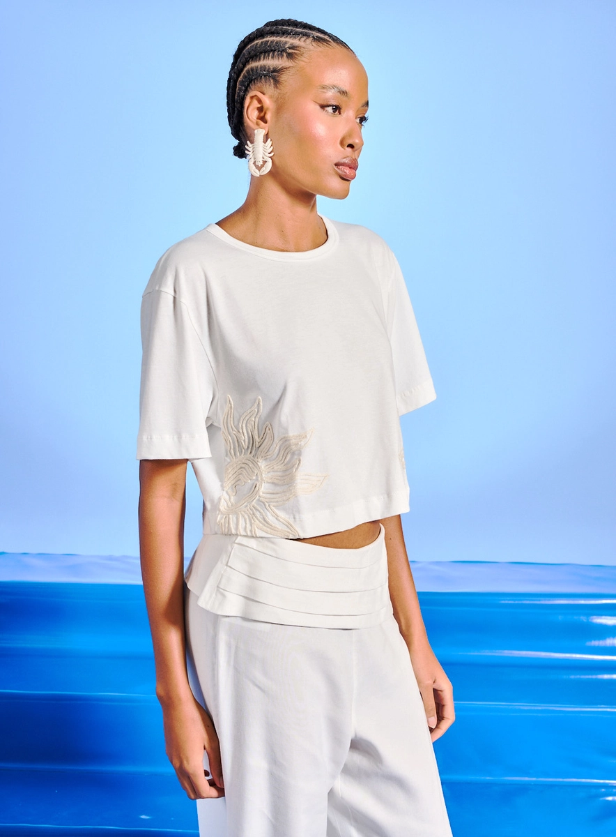 Blusa Feminina Malha Pima Com Bordado Off Shell Souisy