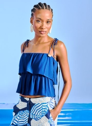 Blusa Feminina Com Babados E Alça Fina Encurtada