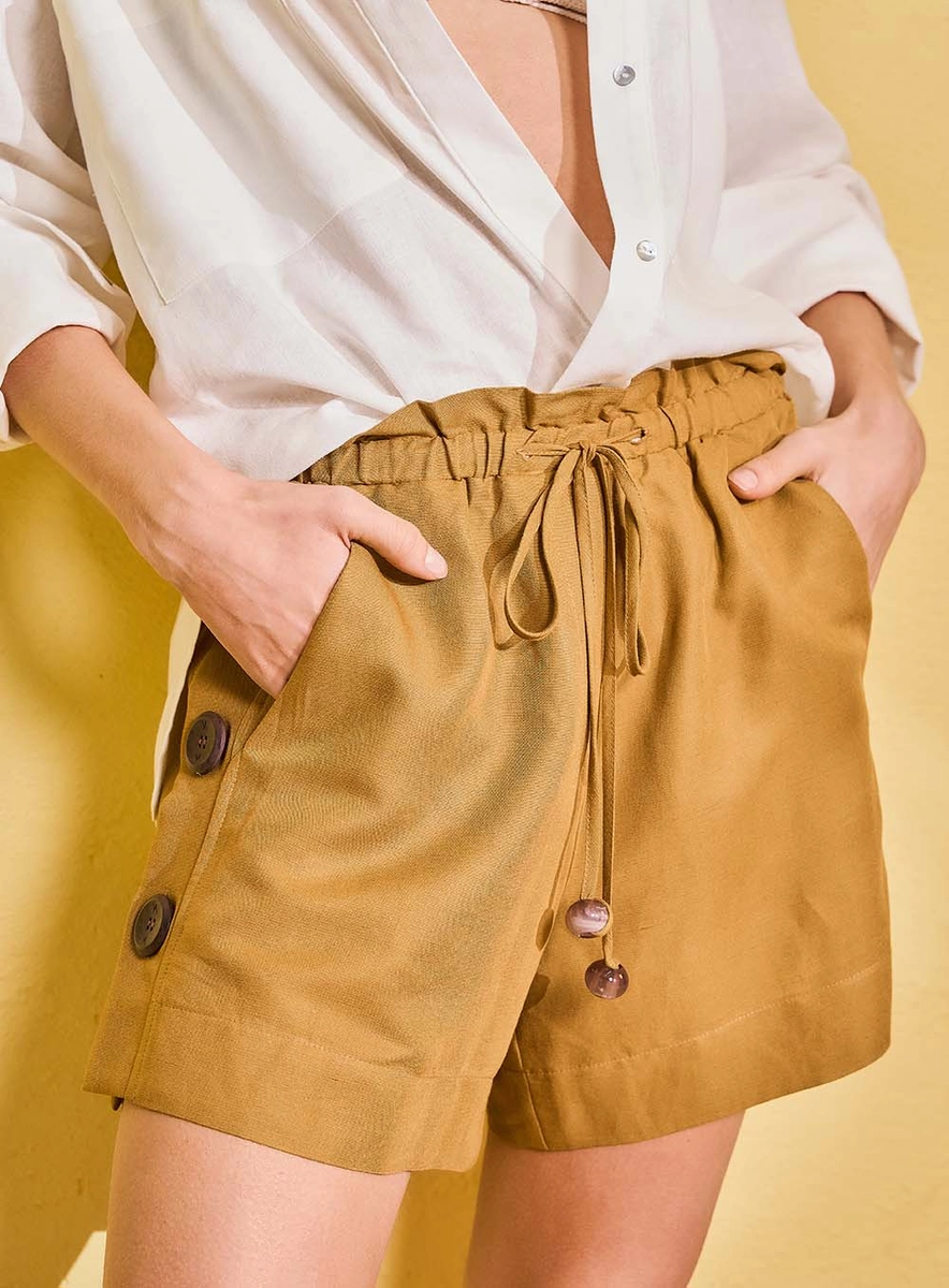 Short Curto Básico Comfort Com Detalhe Lateral Marrom Souisy
