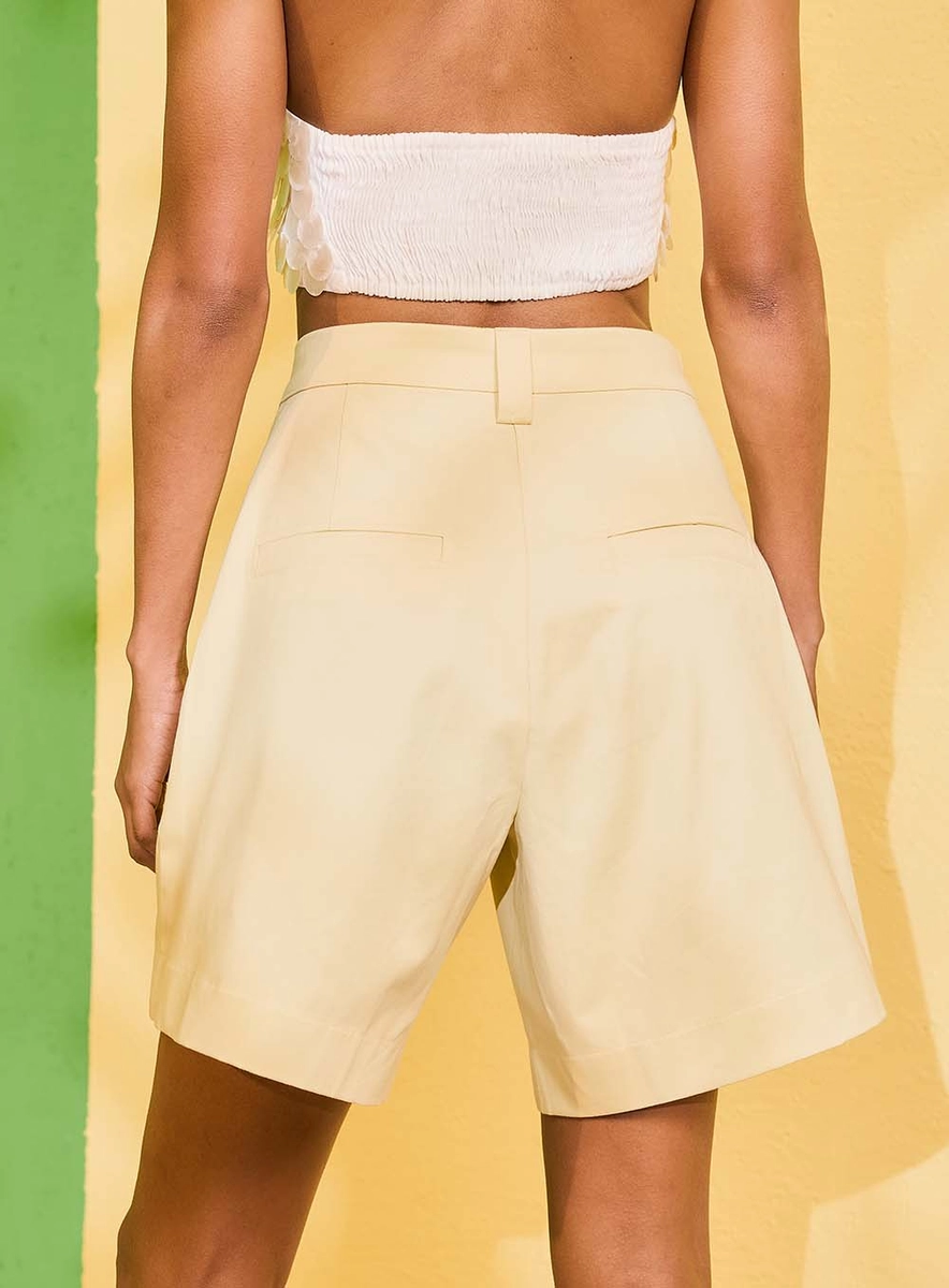 Short Amplo Em Alfaiataria Amarelo Souisy