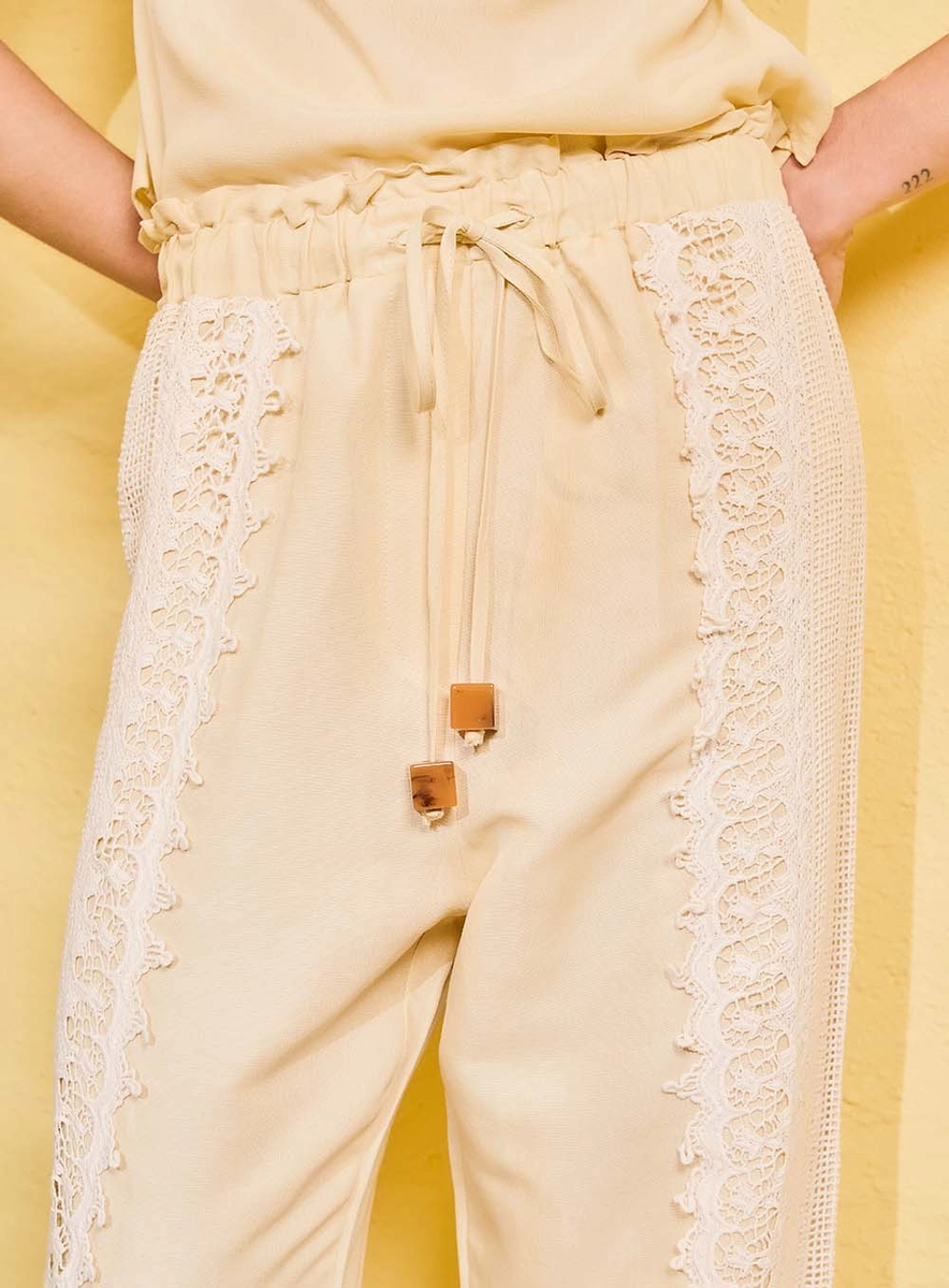 Calça Feminina Comfort Com Bordado Bege Souisy