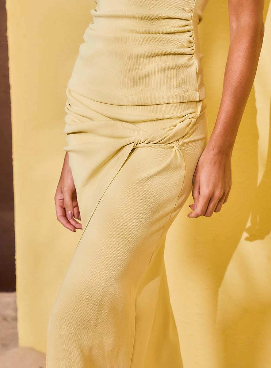 Saia Longa Slim Com Franzido E Fenda Frontal Amarelo Souisy