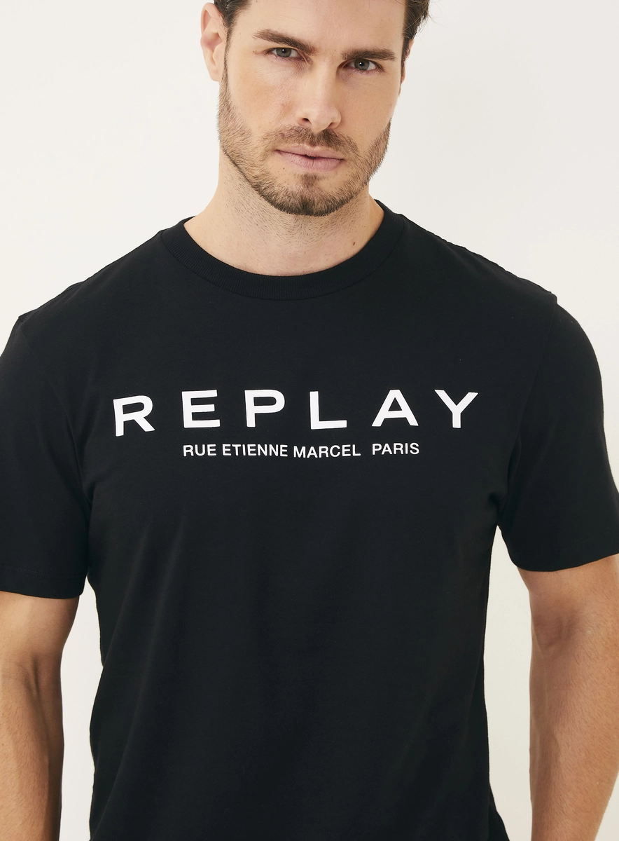 Camiseta Masculina Regular Com Detalhe Logo Preto Lcecci