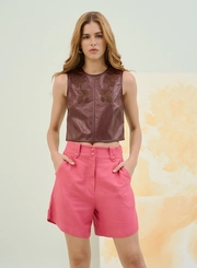 Blusa Cropped Em Pu Com Bordado Frontal