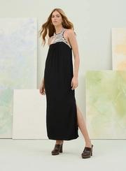 Vestido Longo Com Frente Bordada E Decote Halter