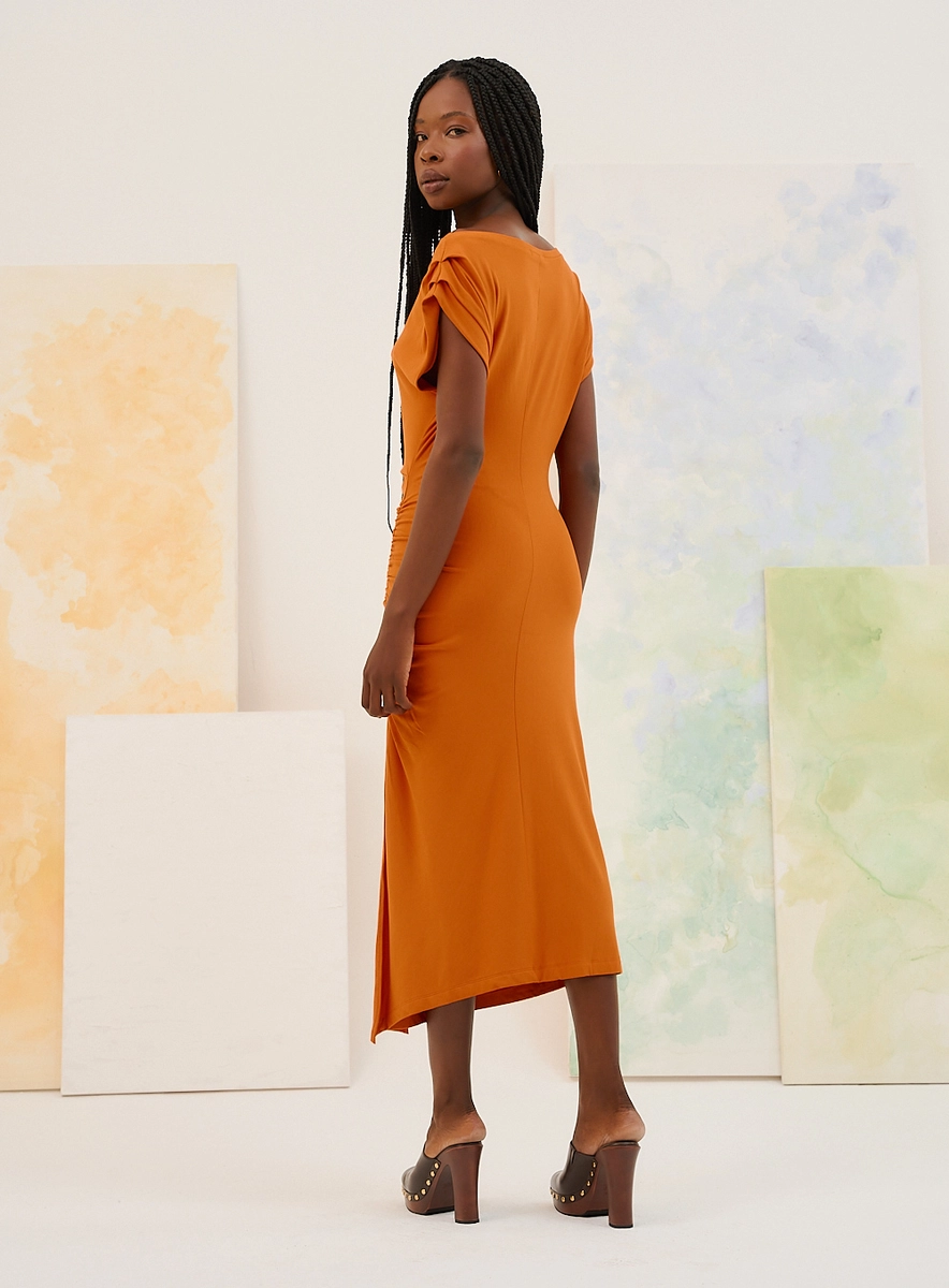 Vestido Midi Franzido Com Fenda Lateral Laranja Souisy