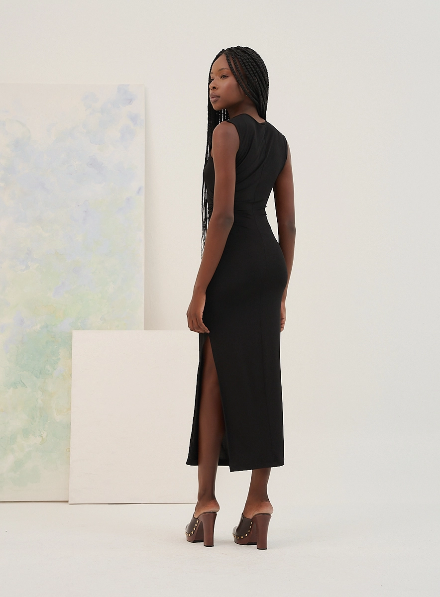 Vestido Midi Slim Com Drapeado Lateral E Fenda Preto Souisy