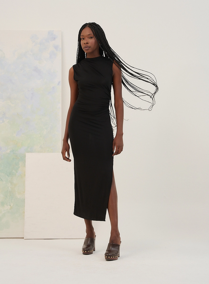 Vestido Midi Slim Com Drapeado Lateral E Fenda Preto Souisy