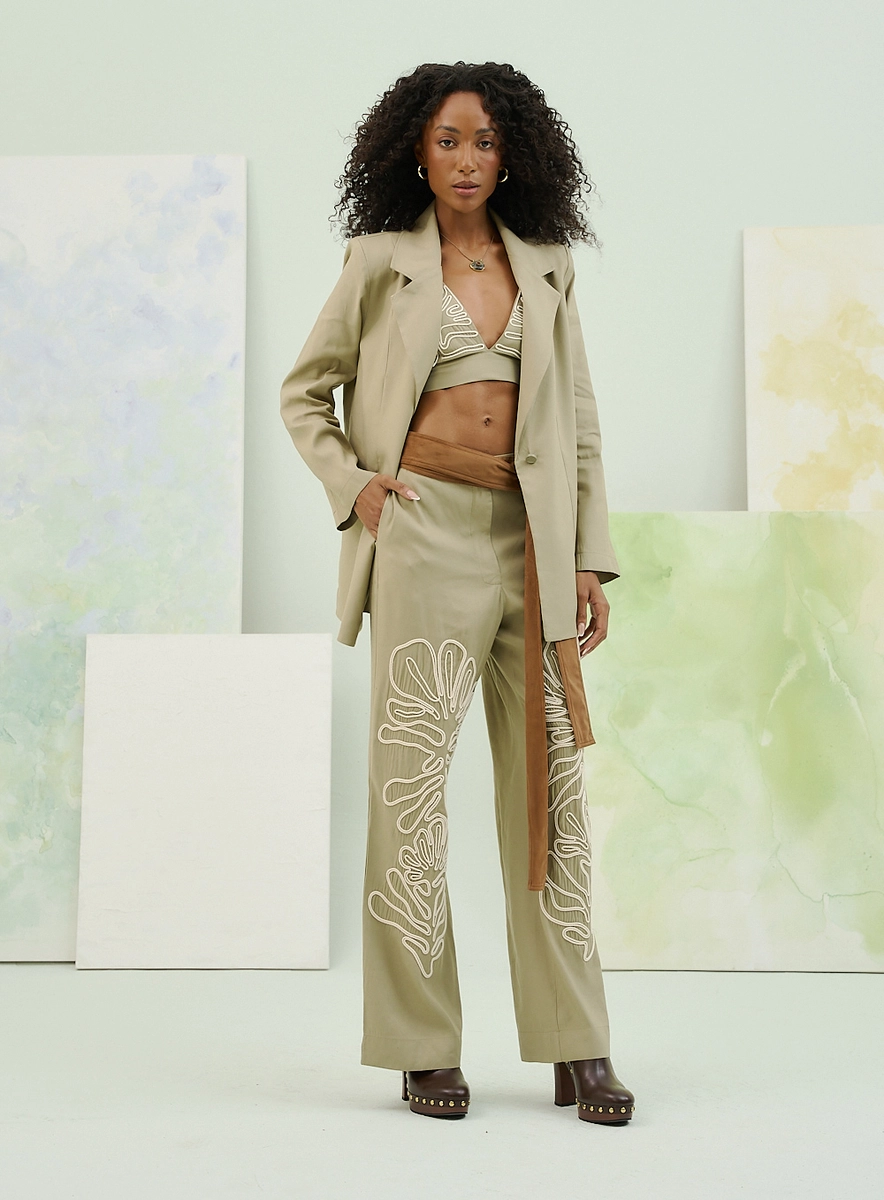 Blazer Alongado Com Bordado Nas Costas Verde Souisy