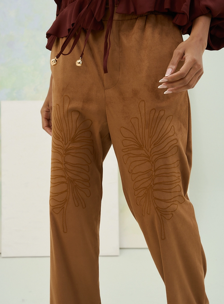 Calça Feminina Bordada Com Cós Elástico Marrom Souisy