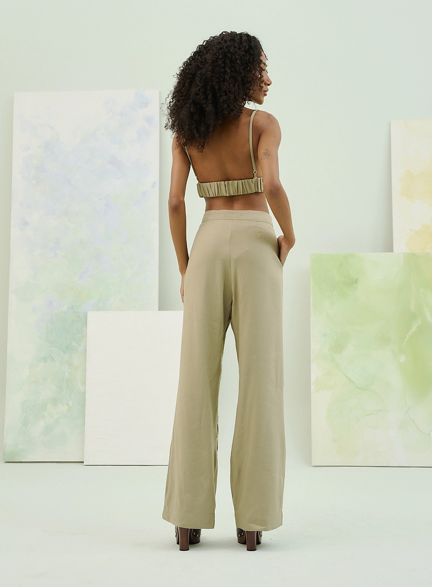 Calça Basic Comfort Com Bordado Em Folhagem Verde Souisy
