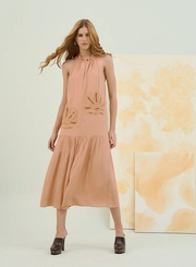 Vestido Midi Com Bordado E Decote Halter