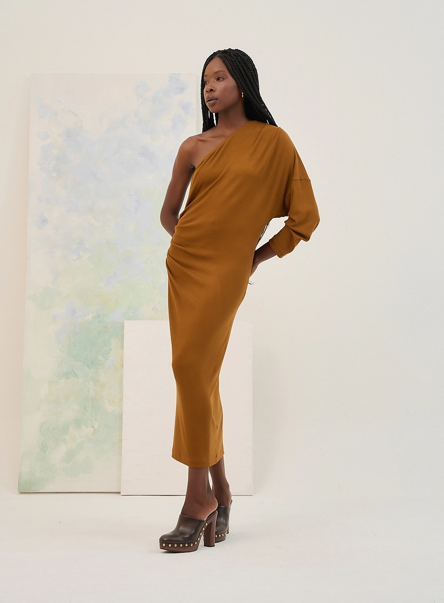 Vestido Midi One Shoulder Com Manga Única Marrom Souisy