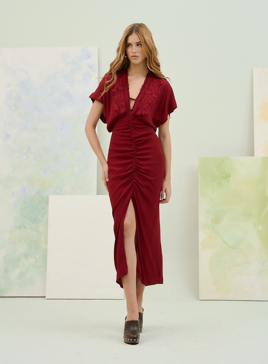 Vestido Midi Bordado Com Decote Em V Profundo Bordô Souisy