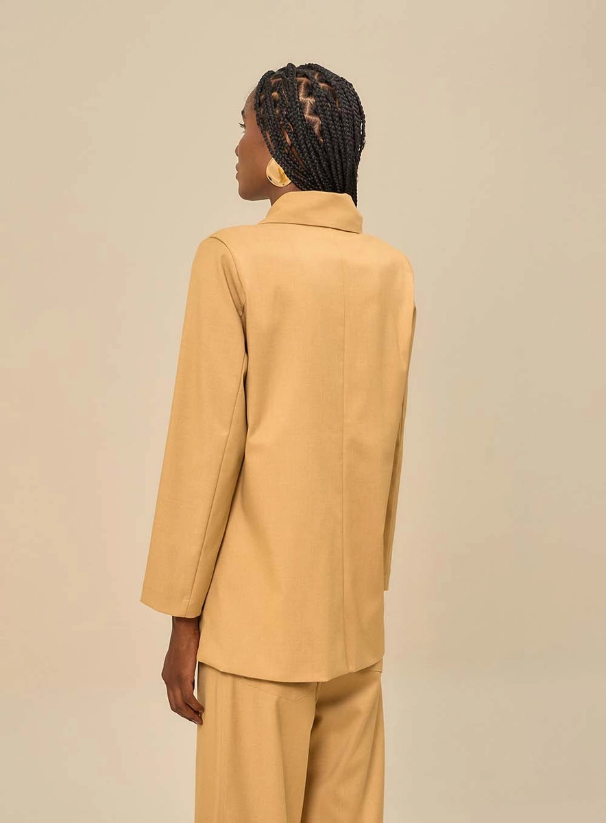 Blazer Feminino Com Abotoamento Duplo Bege Souisy