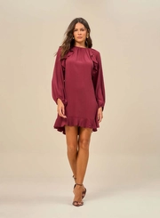 Vestido Curto Com Babados E Aplicações