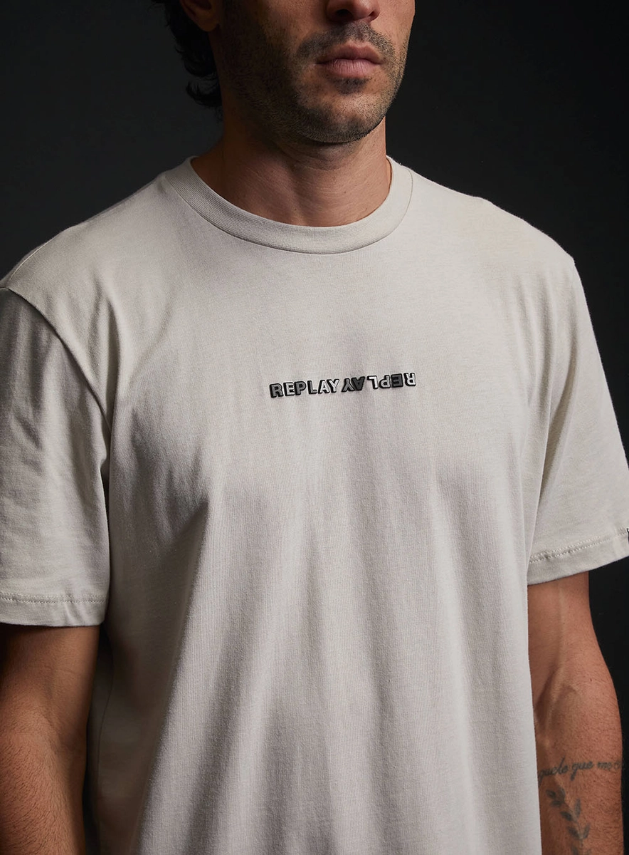 Camiseta Masculina Regular Básica Com Detalhe Bege Lcecci