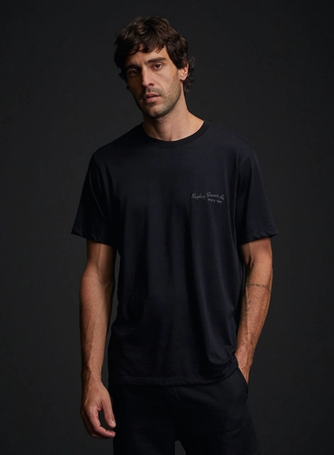 Camiseta Masculina Regular Básica