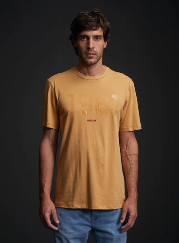 Camiseta Masculina Regular Com Estampa 1981 Em Gel