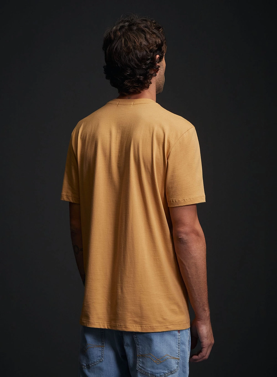 Camiseta Masculina Regular Com Estampa 1981 Em Gel Bege Lcecci