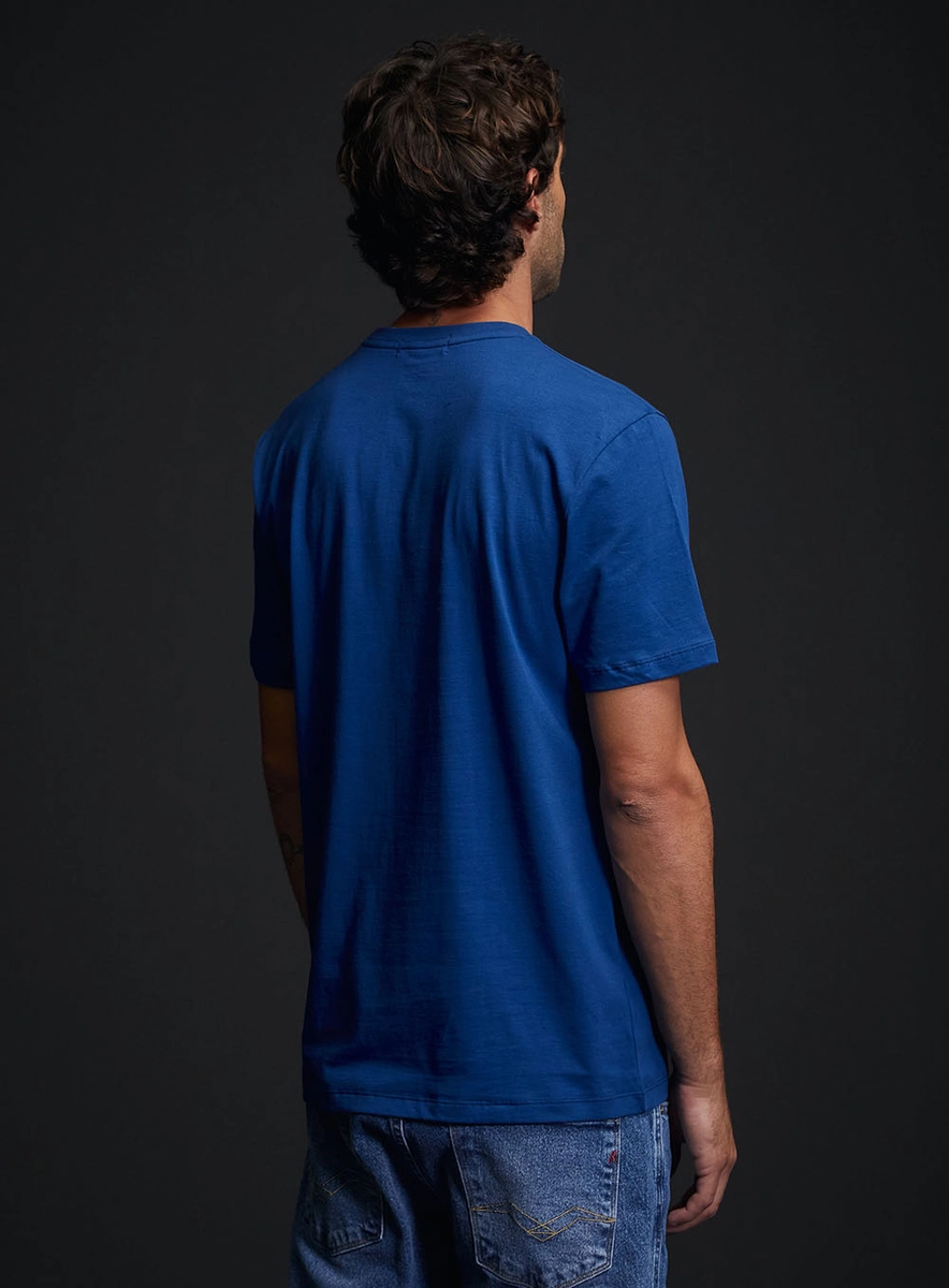 Camiseta Masculina Regular Com Bordado Minimalista Azul Lcecci