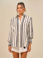 Camisa Feminina Estampada Em Listras