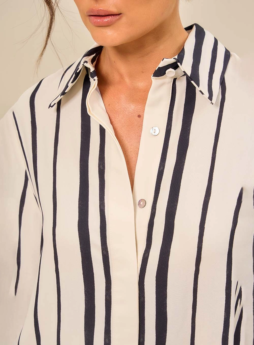Camisa Feminina Estampada Em Listras Estampados Souisy