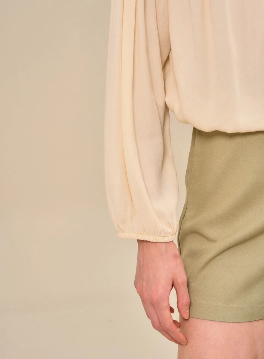 Camisa Feminina Fluida Com Franzidos Bege Souisy