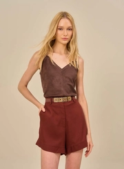 Short De Alfaiataria Com Cinto E Detalhes Metálico