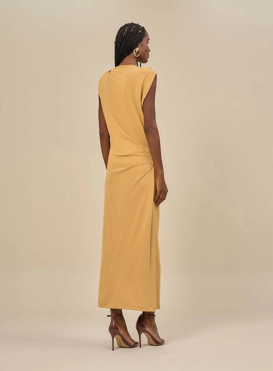 Vestido Longo Com Torção No Ombro Bege Souisy