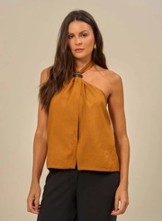 Blusa Feminina Básica Com Detalhe Na Gola
