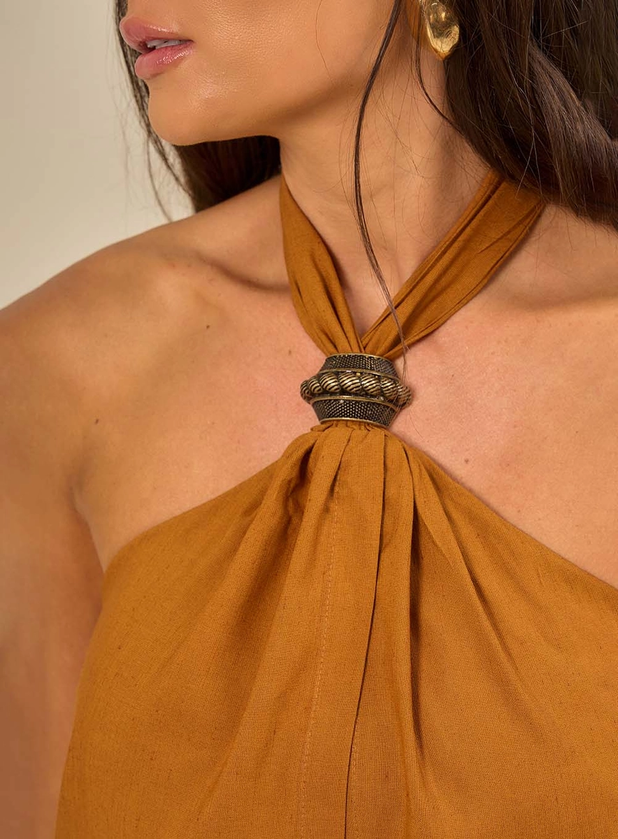 Blusa Feminina Básica Com Detalhe Na Gola Marrom Souisy