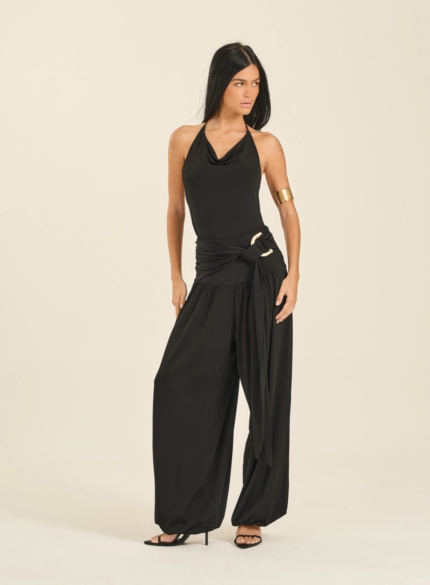 Calça Pantalona Com Detalhe Fivela Preto Souisy