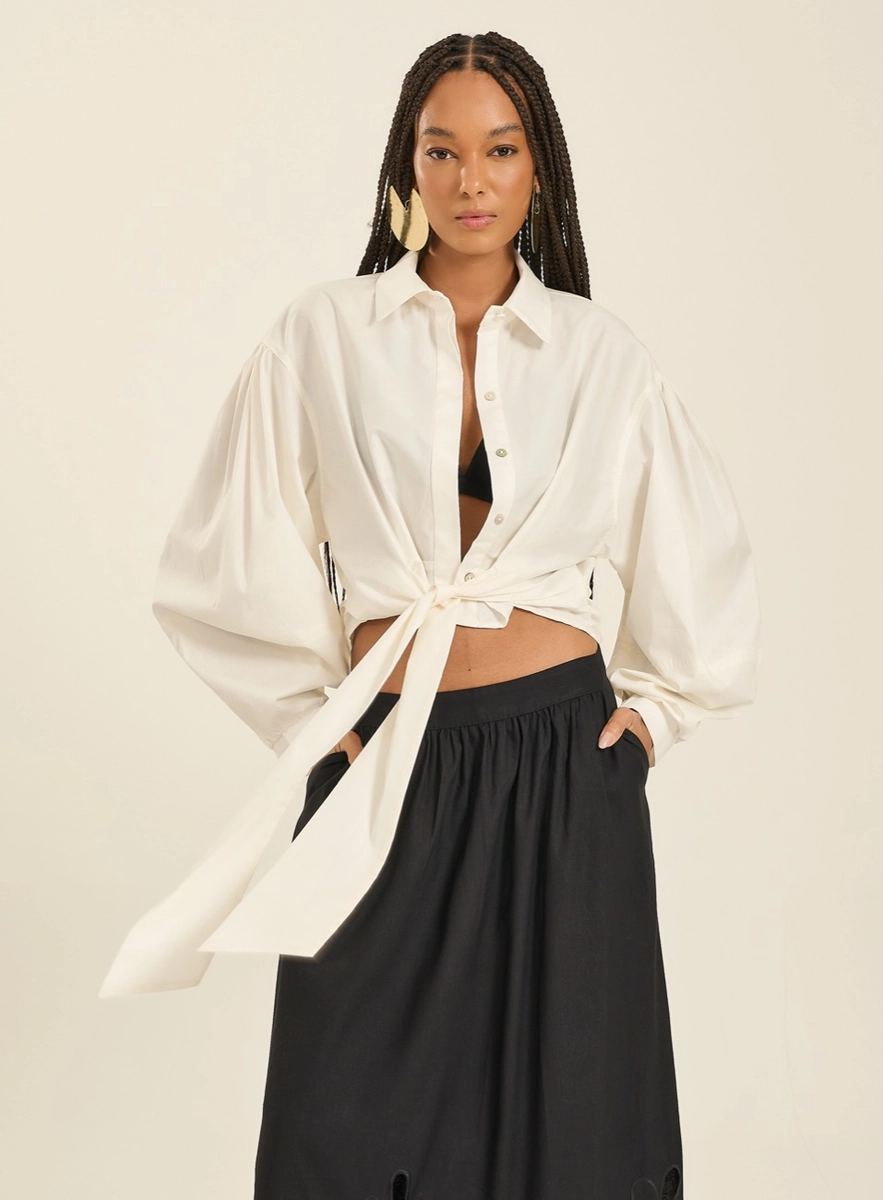 Camisa Cropped Com Mangas Bufantes E Amarração Off Shell Souisy