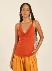 Blusa Decote Degagê Com Alças Finas