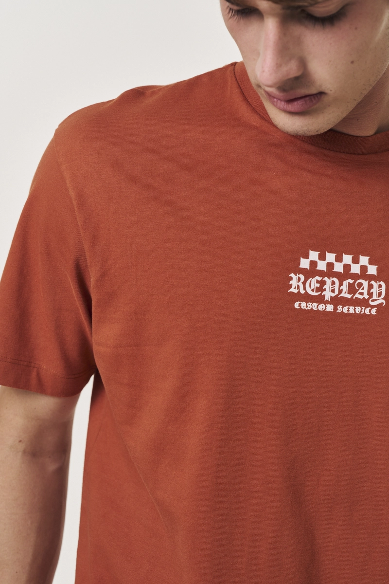 Camiseta Masculina Relaxed Detalhe Costas Marrom Lcecci
